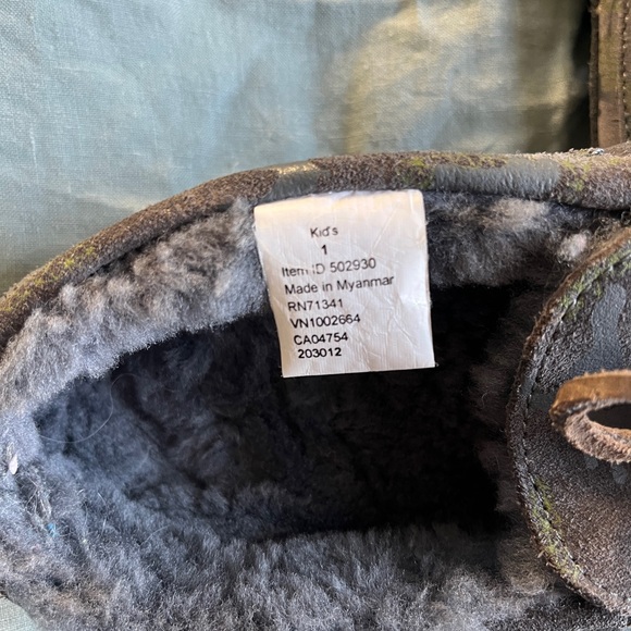 L.L. Bean Gray and Yellow Kids Shearling Slippers - Picture 3 of 5